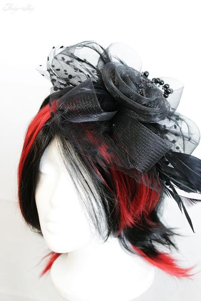Gothic Haarschmuck „Black flower“ mit Tüll & Federn
